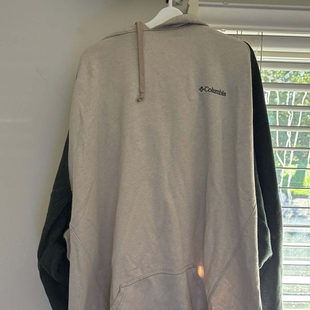 Columbia Two-Tone hart mtn Hoodie in blueish gray and off white. Lightly used.